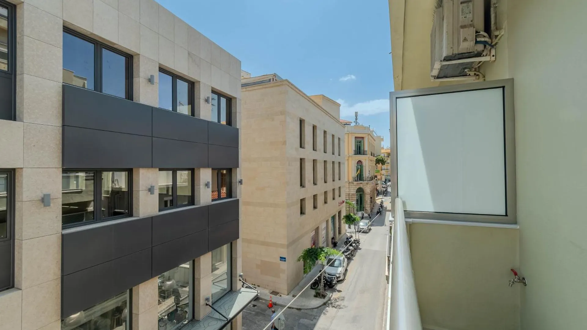 Dreamy 2 Bd Apt In The Heart Of The City By Hospi Heraklion  Heraklion (Crete)